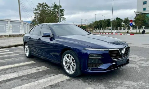 Sau 3 năm sử dụng, VinFast Lux A2.0 chạy lướt lên sàn xe cũ với giá rẻ bất ngờ