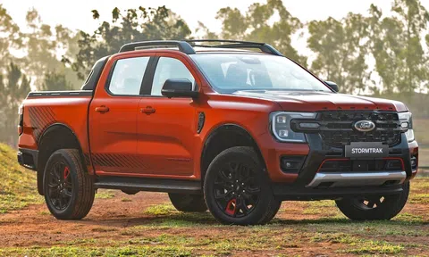 Ford Ranger Stormtrak có giá dự kiến 1,059 tỷ đồng tại đại lý, hứa hẹn sẽ về Việt Nam vào tháng 5
