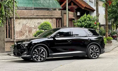Sau 2 năm sử dụng, xe điện VinFast VF 8 'lướt' trượt giá ngang một chiếc Huyndai Accent