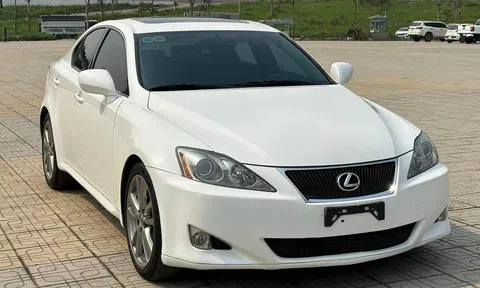 Xe sang Lexus IS 250 2008 được chào bán với giá chỉ bằng Hyundai i10 ‘đập hộp’