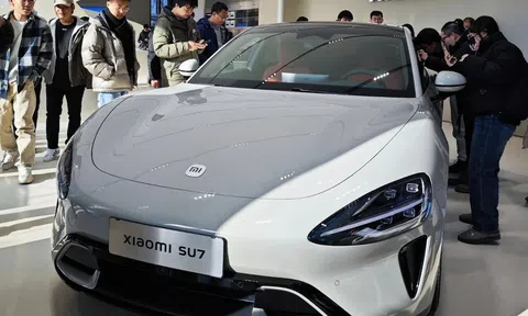 Ô tô điện đầu tay của Xiaomi chốt lịch giao xe, giá cổ phiếu công ty tăng vọt