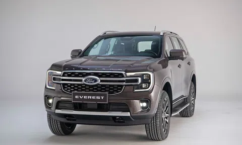 Vén màn Ford Everest Platinum tại Việt Nam: Trang bị hiện đại hơn, mở bán vào tháng sau