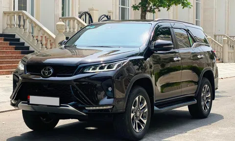 Lăn bánh 2 năm, SUV 7 chỗ Toyota Fortuner Legender xuống giá ngỡ ngàng