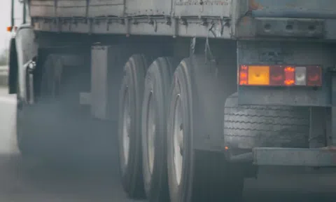 Quy định khắt khe nhất thế giới về khí thải ô tô của châu Âu gặp trở ngại