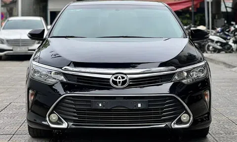 Toyota Camry mới lăn bánh 5 năm đã mất giá ngang một chiếc Mazda CX-5