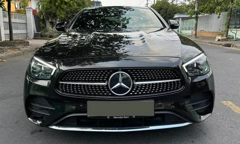 Sử dụng 2 năm, Mercedes-Benz E300 AMG được rao bán ‘lỗ’ ngang một chiếc Hyundai SantaFe