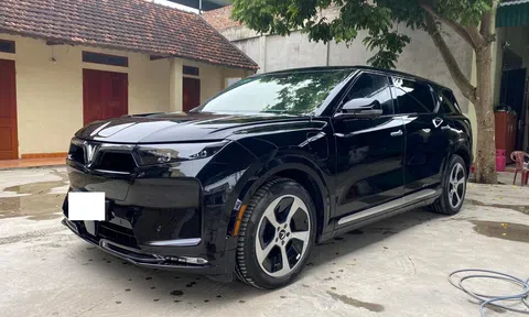 Xe điện VinFast VF 9 'lướt' rớt giá ngang ngửa một chiếc Honda BR-V chỉ sau 1 năm lăn bánh