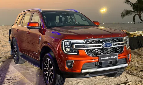 Cận cảnh Ford Everest Platinum tại Việt Nam: Trang bị hàng đầu phân khúc, giá dự kiến 1,509 tỷ đồng