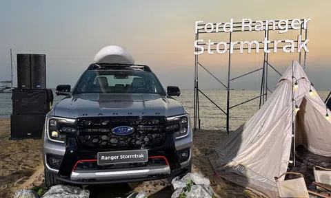 Chiêm ngưỡng Ford Ranger Stormtrak tại Việt Nam: Hầm hố hơn Wildtrak, giá dự kiến 1,059 tỷ đồng