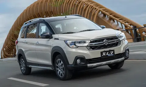 Suzuki XL7 Hybrid 2024 ra mắt Đông Nam Á: 'Ăn xăng' chỉ 4,53 lít/100 km, giá quy đổi từ 555 triệu đồng
