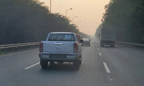 Mitsubishi Triton 2024 lộ diện trên đường phố Hà Nội, ngày ra mắt tại Việt Nam không còn xa?