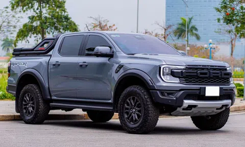 Bán tải khủng long Ford Ranger Raptor rao bán với giá khó tin sau chỉ 3.000 km lăn bánh