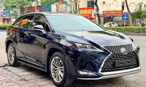 Lexus RX300 lăn bánh 3 năm mất giá ngang một chiếc Hyundai Creta