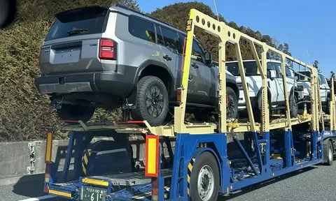 Toyota Land Cruiser Prado 2024 chuẩn bị được xuất khẩu ra quốc tế, chờ ngày về Việt Nam