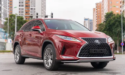 Bất ngờ giá chào bán của Lexus RX 300 cũ sau 4 năm lăn bánh