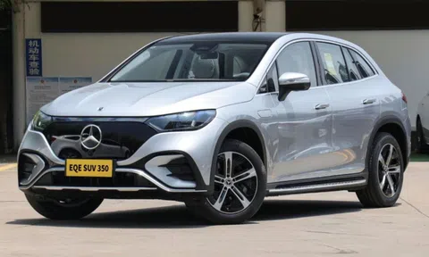 Ô tô điện Mercedes-Benz bốc cháy, chủ xe phẫn nộ vì bị hãng ‘vu oan’