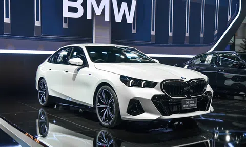 Ảnh thực tế BMW 5-Series 2024 có thể về Việt Nam năm nay, trang bị hiện đại hơn hẳn thế hệ cũ