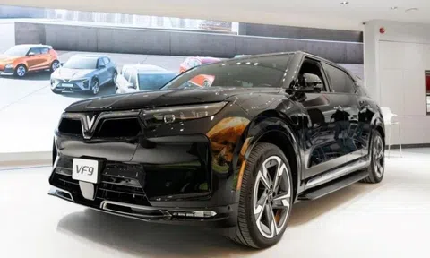 VinFast ‘chơi lớn’, tặng vàng cho người dùng mua ô tô điện