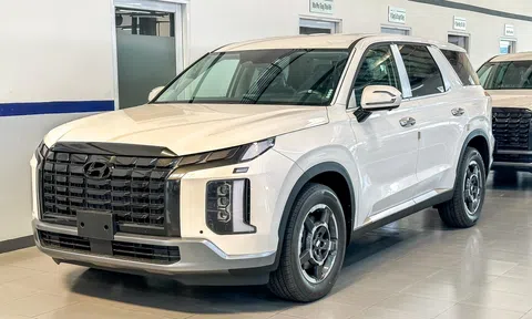 Hyundai Palisade 2023 giảm giá sâu kỷ lục đến 100 triệu đồng, 'phả hơi nóng' lên Ford Explorer