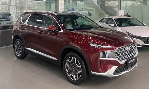 Hyundai Santa Fe giảm giá sâu kỷ lục đến cả trăm triệu đồng, quyết đòi lại ngai vàng phân khúc