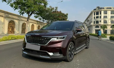 Xe gia đình Kia Carnival cũ lăn bánh 3 năm được bán lại với giá rẻ không ngờ