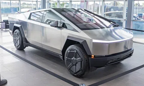 Cận cảnh chiếc bán tải điện Tesla Cybertruck đầu tiên có mặt tại thị trường Đông Nam Á