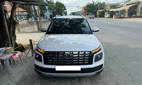 Hyundai Venue 2023 đầu tiên lên sàn xe cũ với mức giá khó tin