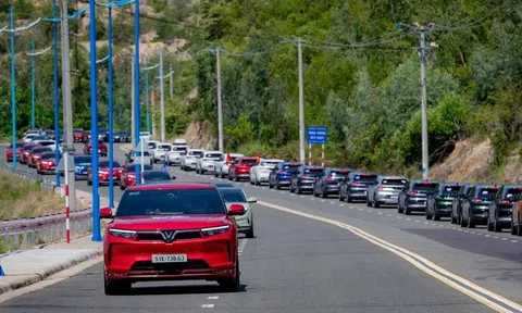 VinFast 'rầm rộ' tuyển đại lý ủy quyền ô tô điện tại Việt Nam, 'tuyên chiến' trực diện với xe xăng