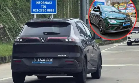 Bắt gặp VinFast VF e34 chính thức lăn bánh trên đường phố Indonesia