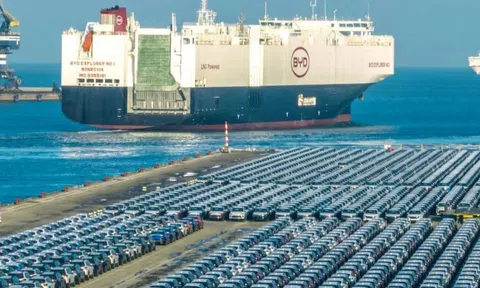 Trung Quốc ‘quá tải’ trong xuất khẩu ô tô điện, các hãng xe không đủ tàu để vận chuyển
