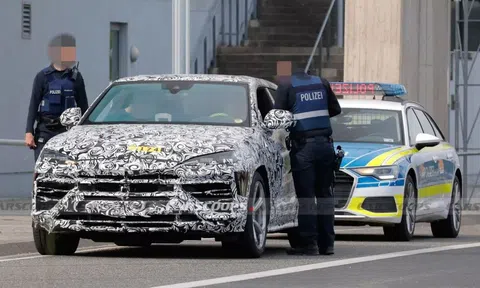 Siêu SUV Lamborghini Urus phiên bản chưa ra mắt bị cảnh sát ‘hỏi thăm’ khi đang chạy thử