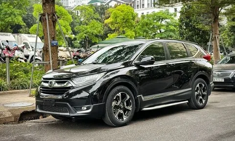 Sau 5 năm sử dụng, Honda CR-V cũ trượt giá ngang một chiếc Toyota Vios 'đập hộp'