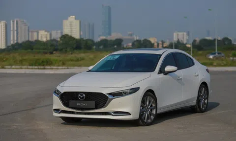 Phân khúc sedan cỡ C phục hồi, Mazda3 giữ vững vị thế dẫn đầu