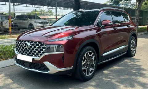 Bất ngờ với giá bán của Hyundai SantaFe cũ sau chỉ 2 năm lăn bánh