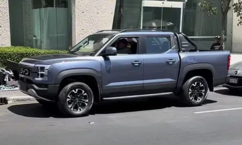 Bán tải mới của hãng xe sắp vào Việt Nam BYD lộ diện 'không che' trước thềm ra mắt
