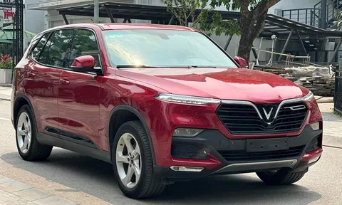 Sau 4 năm sử dụng, VinFast Lux SA2.0 chạy lướt được chủ nhân bán lại với giá 'giật mình'