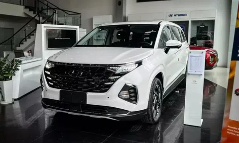 Hyundai Custin giảm giá sâu kỷ lục tại đại lý, quyết đấu Toyota Innova Cross