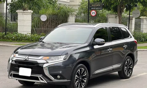Lăn bánh 4 năm, Mitsubishi Outlander cũ bán lại với giá ngang một chiếc Honda City 'đập hộp'