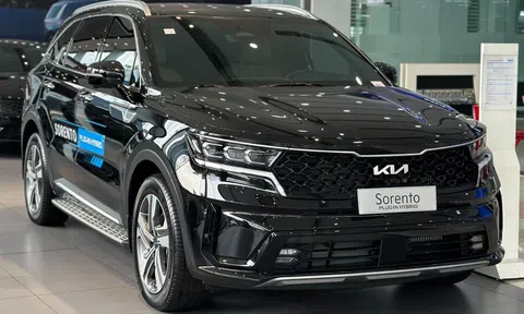 Kia Sorento giảm giá ‘kịch sàn’ các phiên bản hybrid tại Việt Nam