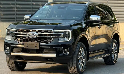 Chạy lướt 2 năm, Ford Everest xuống giá khó tin trên thị trường xe cũ