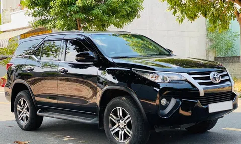 Toyota Fortuner lăn bánh 6 năm rao bán với giá ngang ‘đàn em’ Yaris Cross