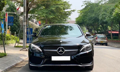 Chiếc Mercedes C250 lăn bánh gần 10 năm rao bán chỉ ngang Honda City