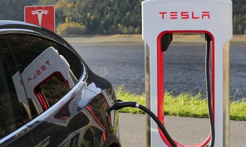 Tesla có động thái gây sốc, giải tán một bộ phận quan trọng góp phần làm nên tên tuổi công ty