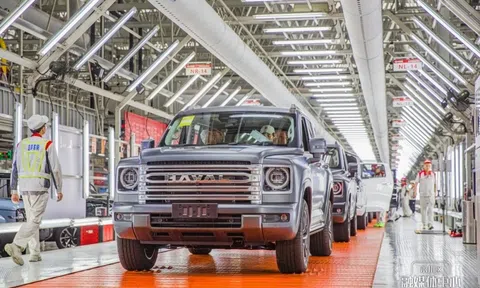 Chiếc Haval H9 2024 đầu tiên xuất xưởng, liệu có về Việt Nam cạnh tranh Ford Everest?