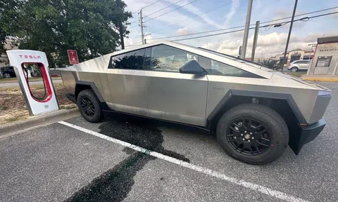 Tesla Cybertruck hỏng nặng dù mới lái hơn 50 km, hãng muốn ‘phủi’ trách nhiệm?