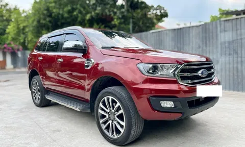 Lăn bánh 5 năm, Ford Everest cũ được chào bán với giá ngang một chiếc Mazda6 'đập hộp'