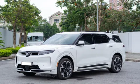 Mới chạy 10.000 km, VinFast VF 9 'lướt' lên sàn xe cũ với giá ngỡ ngàng