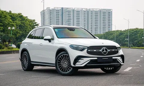 Ngỡ ngàng giá chào bán của Mercedes GLC 300 'siêu lướt' lăn bánh vỏn vẹn 4.500 km
