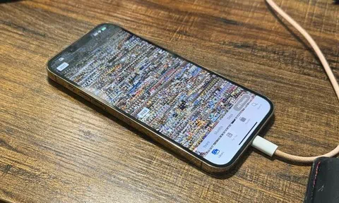 Lỗi cập nhật iOS 17.5: Ảnh đã xóa cách đây nhiều năm bất ngờ 'đội mồ sống dậy'