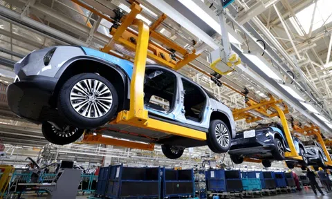 Trung Quốc yêu cầu các hãng ô tô tăng cường sử dụng chip nội địa